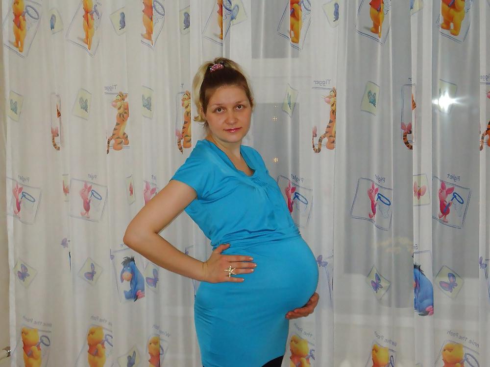 8P Linda mit dick gefickter Sabine. Pregnant slut Sabine
