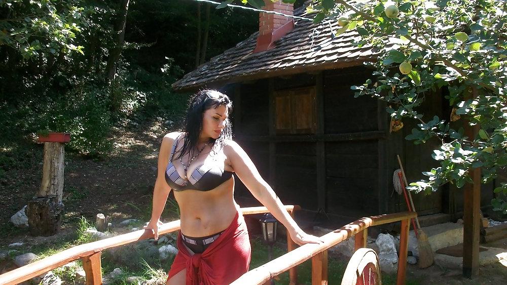 25P Serbian Milf 11