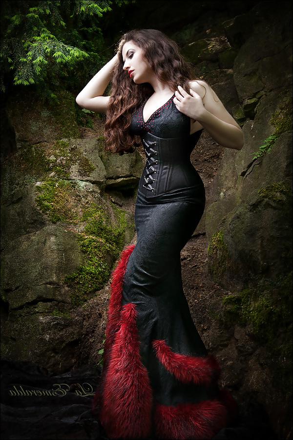 25P Corset XVI