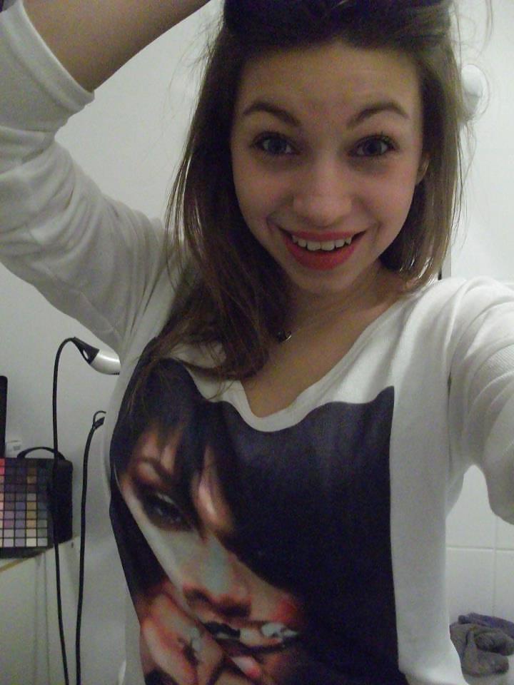15P Amelie, French girl