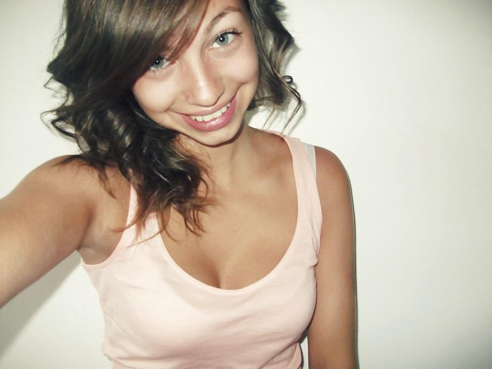 15P Amelie, French girl