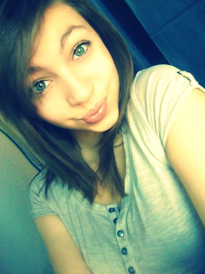 15P Amelie, French girl