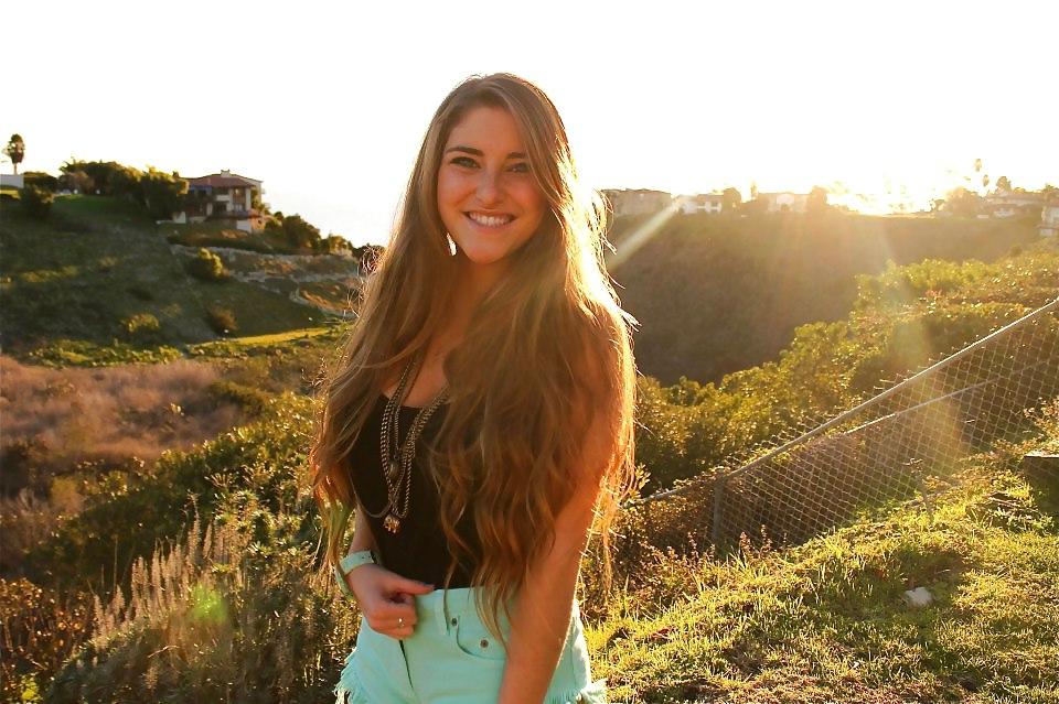 4P REAL BUSTY TEEN!
