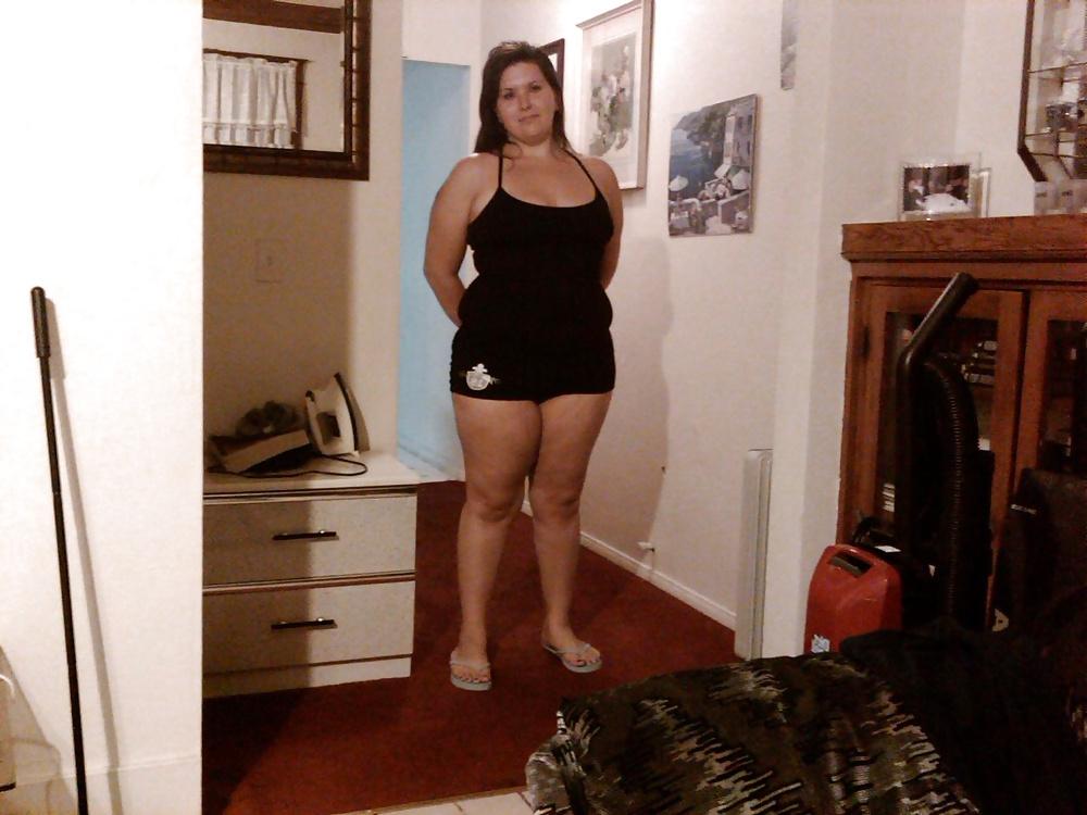 25P Thick Phatass white girl Antoinette COMMENT!