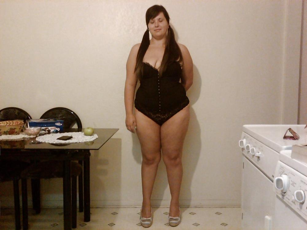 25P Thick Phatass white girl Antoinette COMMENT!