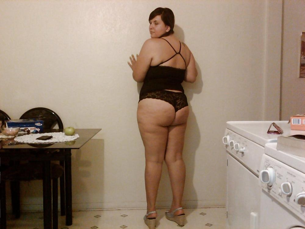 25P Thick Phatass white girl Antoinette COMMENT!