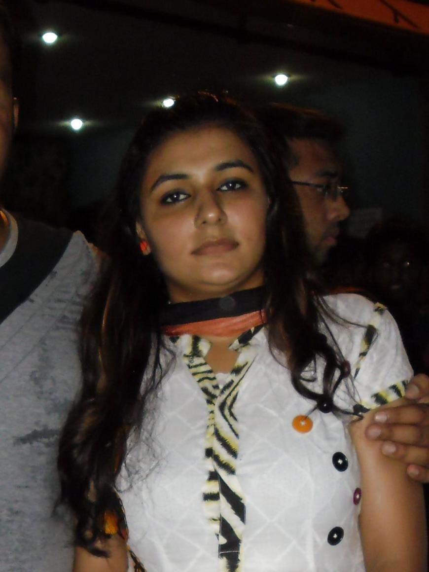 19P Sexy pakistani wife