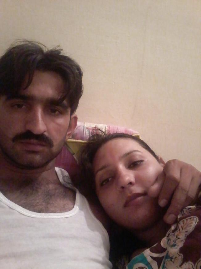 19P Sexy pakistani wife