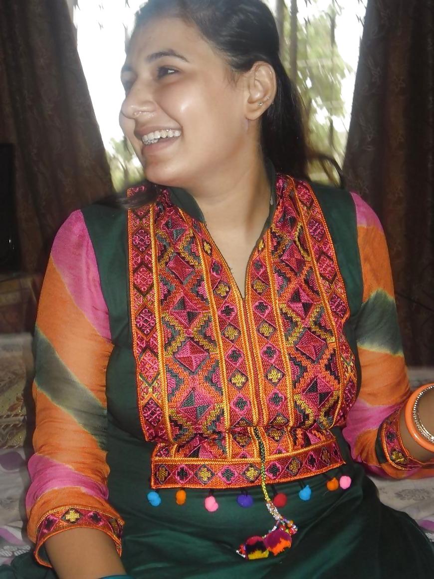 19P Sexy pakistani wife