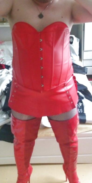 10P Skirt & Corset