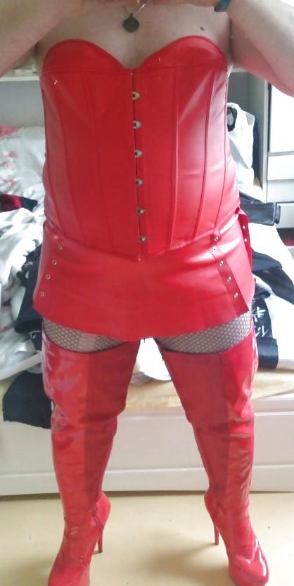 10P Skirt & Corset