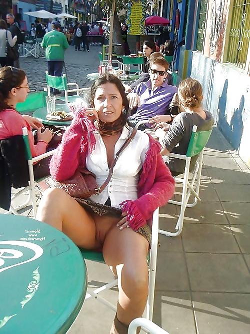 25P Women Flashing Their Body Privates