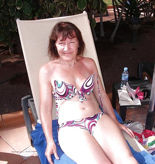 25P Swimsuit mature 
