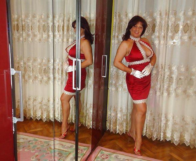 25P Redhead Serbian Milf