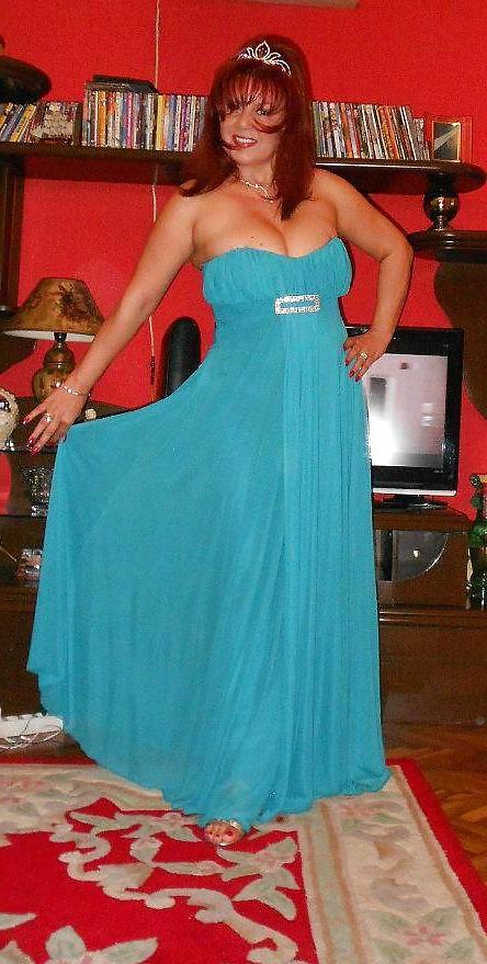 25P Redhead Serbian Milf