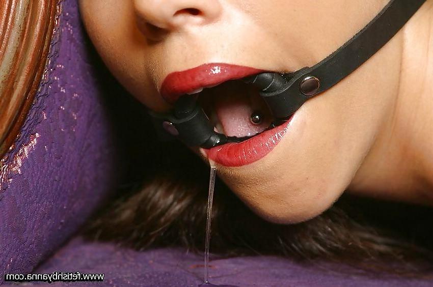 25P Drooling Gagged Slaves 