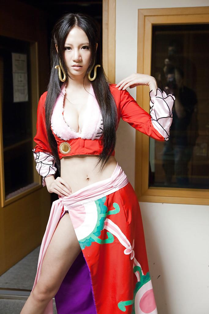 25P Boa Hancock cosplay