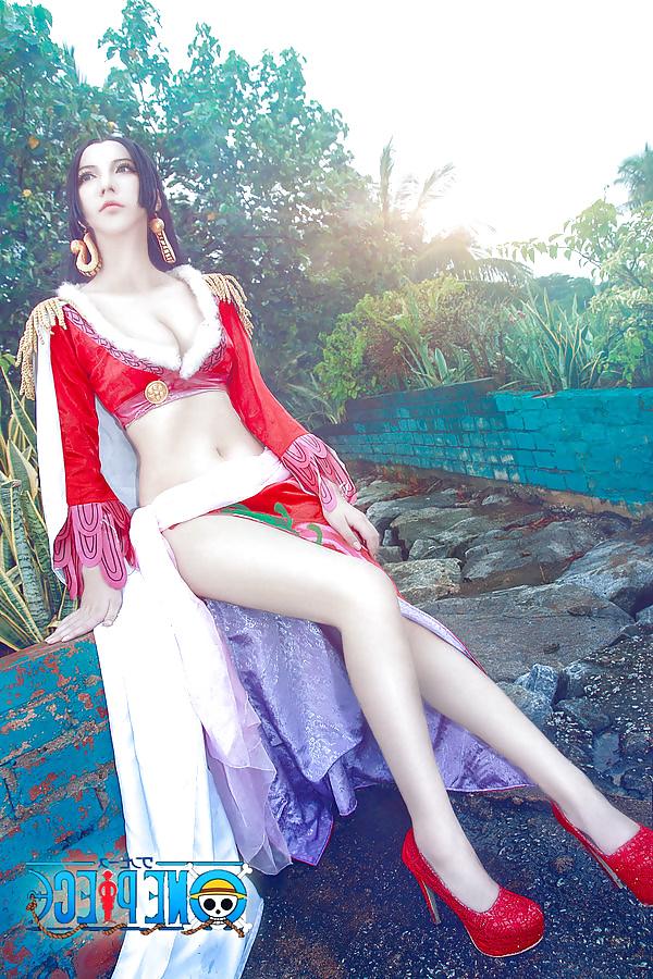 25P Boa Hancock cosplay