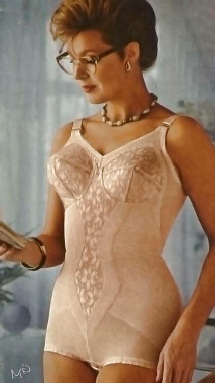 25P Girdles Stockings and Body Shapers 