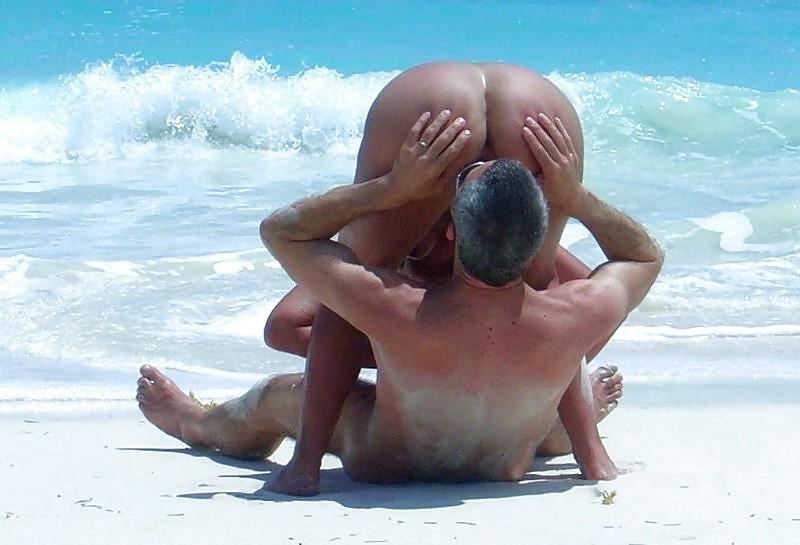 12P Licking pussy