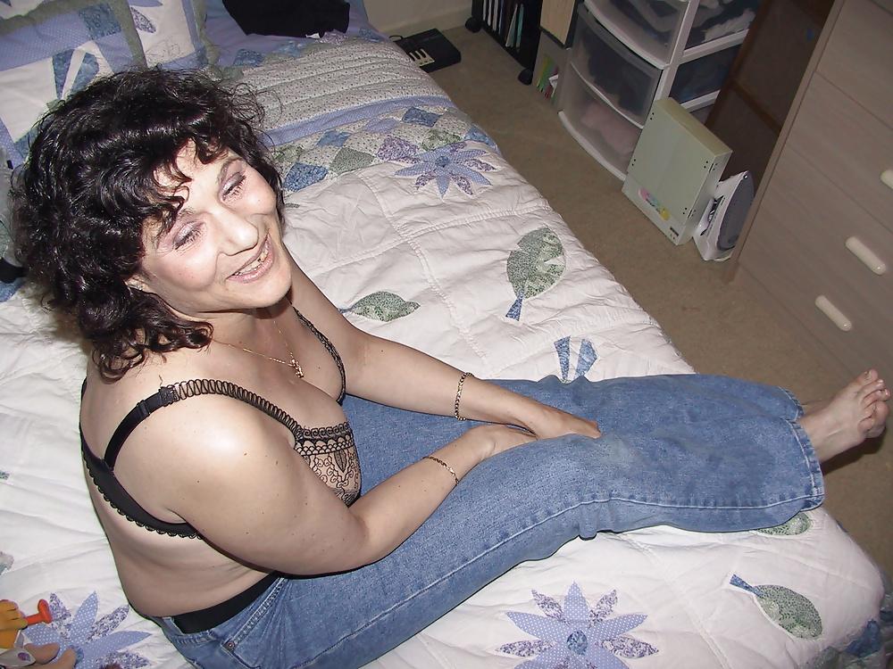 13P ----- Hot tits in blue jeans