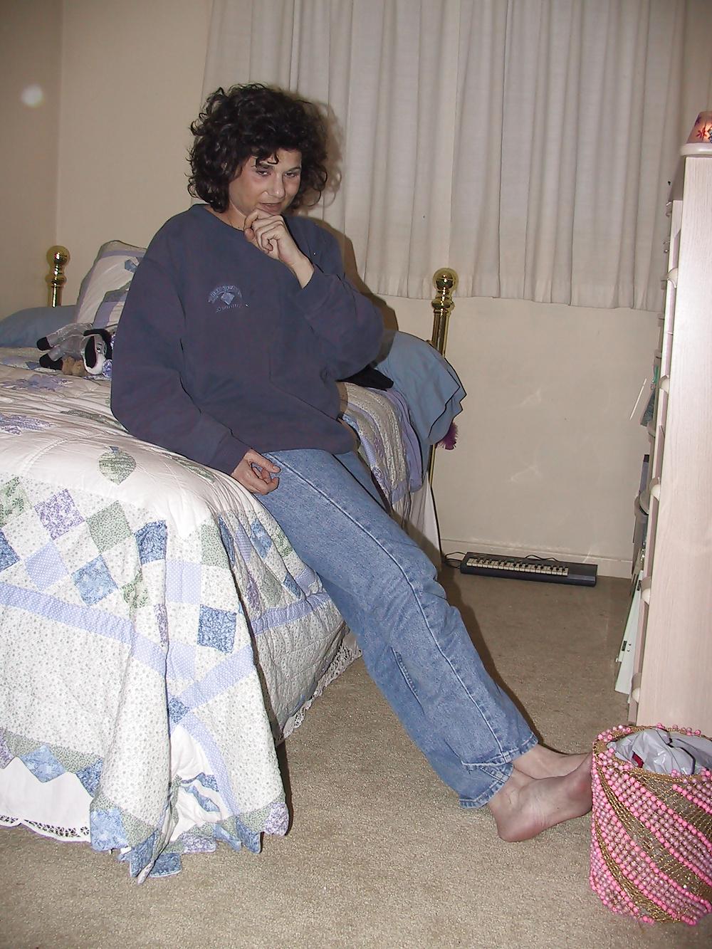 13P ----- Hot tits in blue jeans