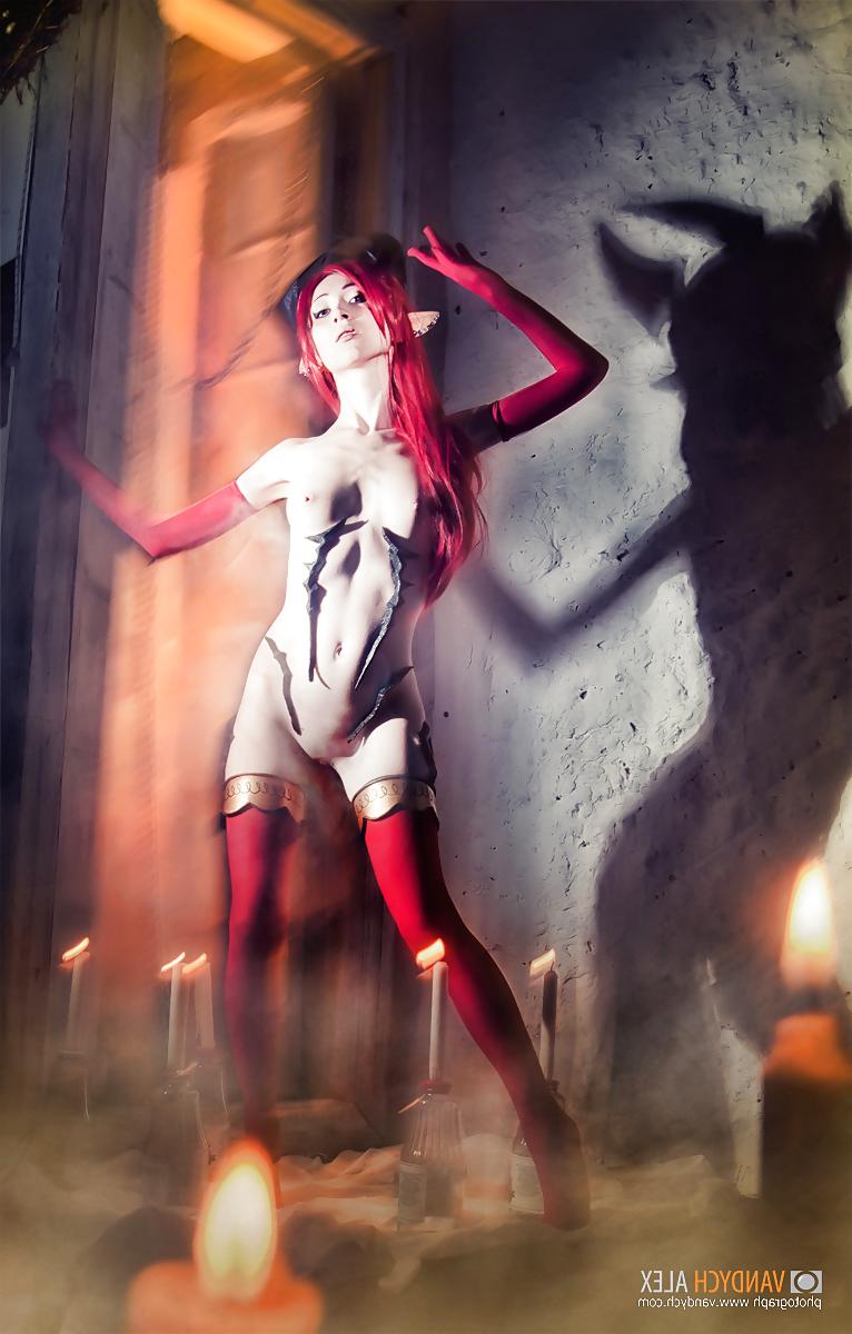 15P Tera Castanic - Cosplay