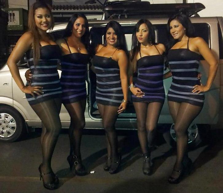 25P Latinas sexys in pantyhose