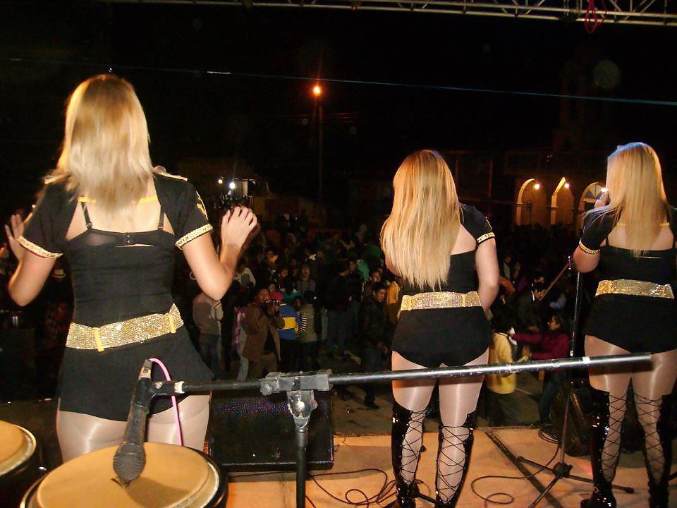 25P Latinas sexys in pantyhose