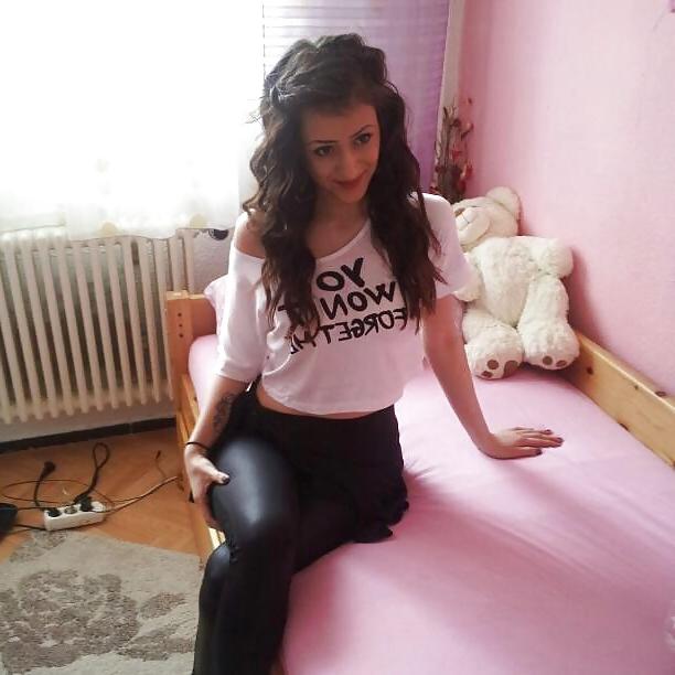 24P Turkish girls! Which one would you fuck hard?