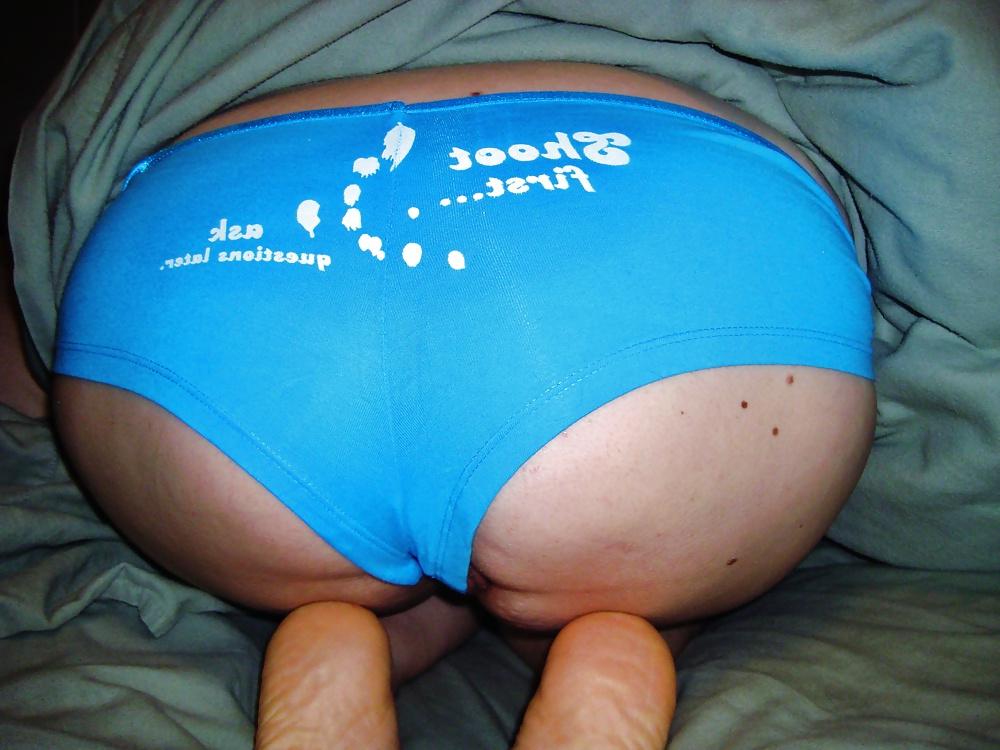 14P Tiny and clean? or big and dirty pussy?