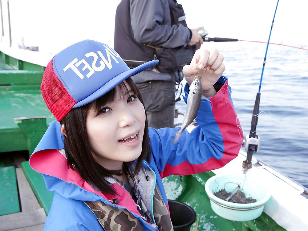 7P Japanese girl fucked on a boat