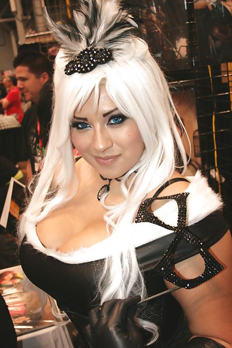 25P Cosplay babes
