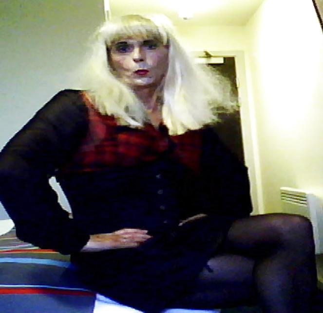 25P Dressing up 