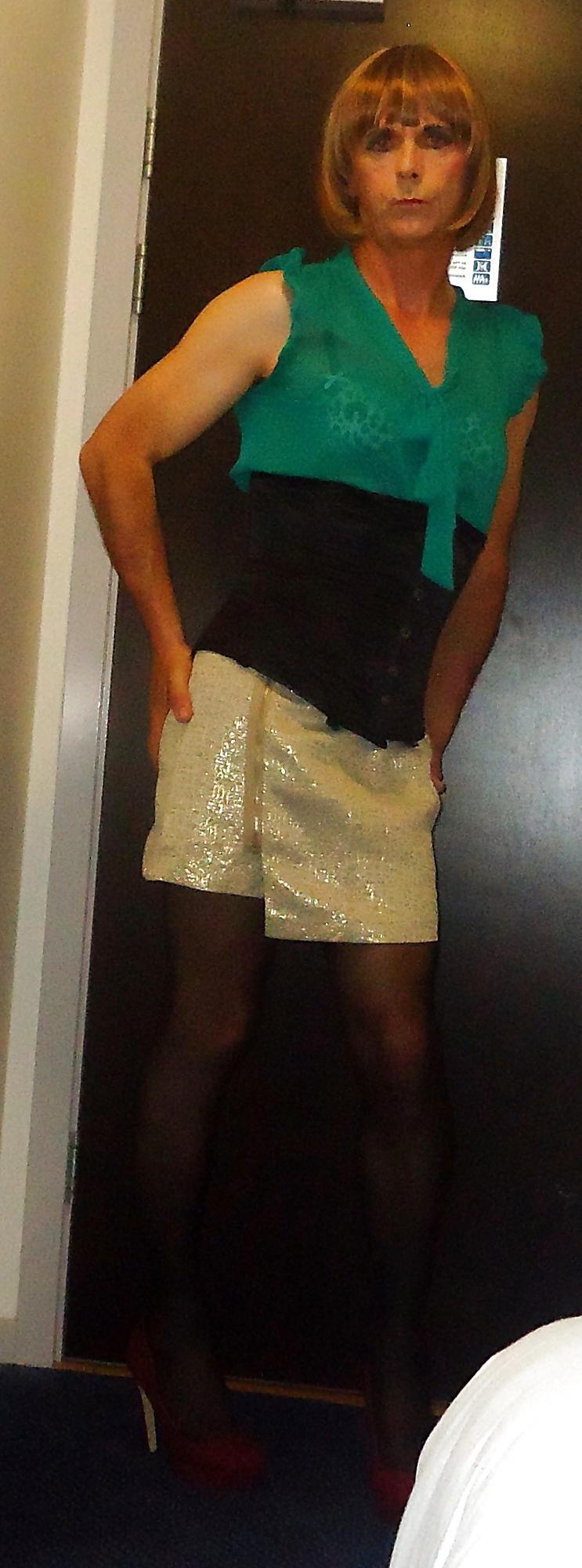 25P Dressing up 