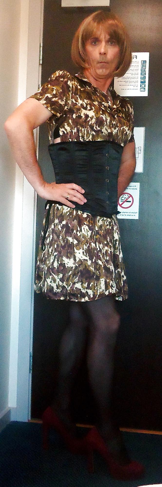 25P Dressing up 