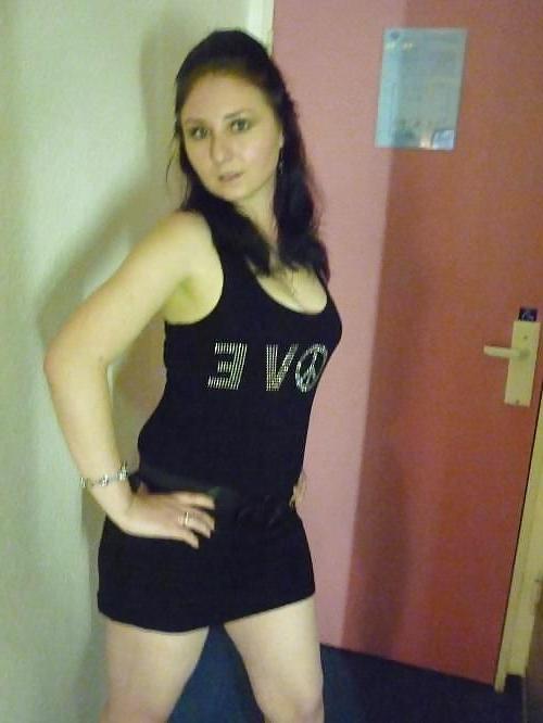 10P French escort timide shy girl 