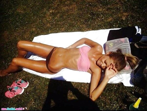 25P Sexy Girls In Swim Suits