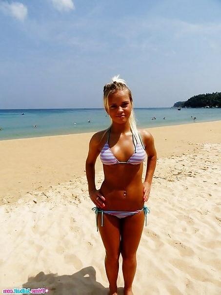 25P Sexy Girls In Swim Suits