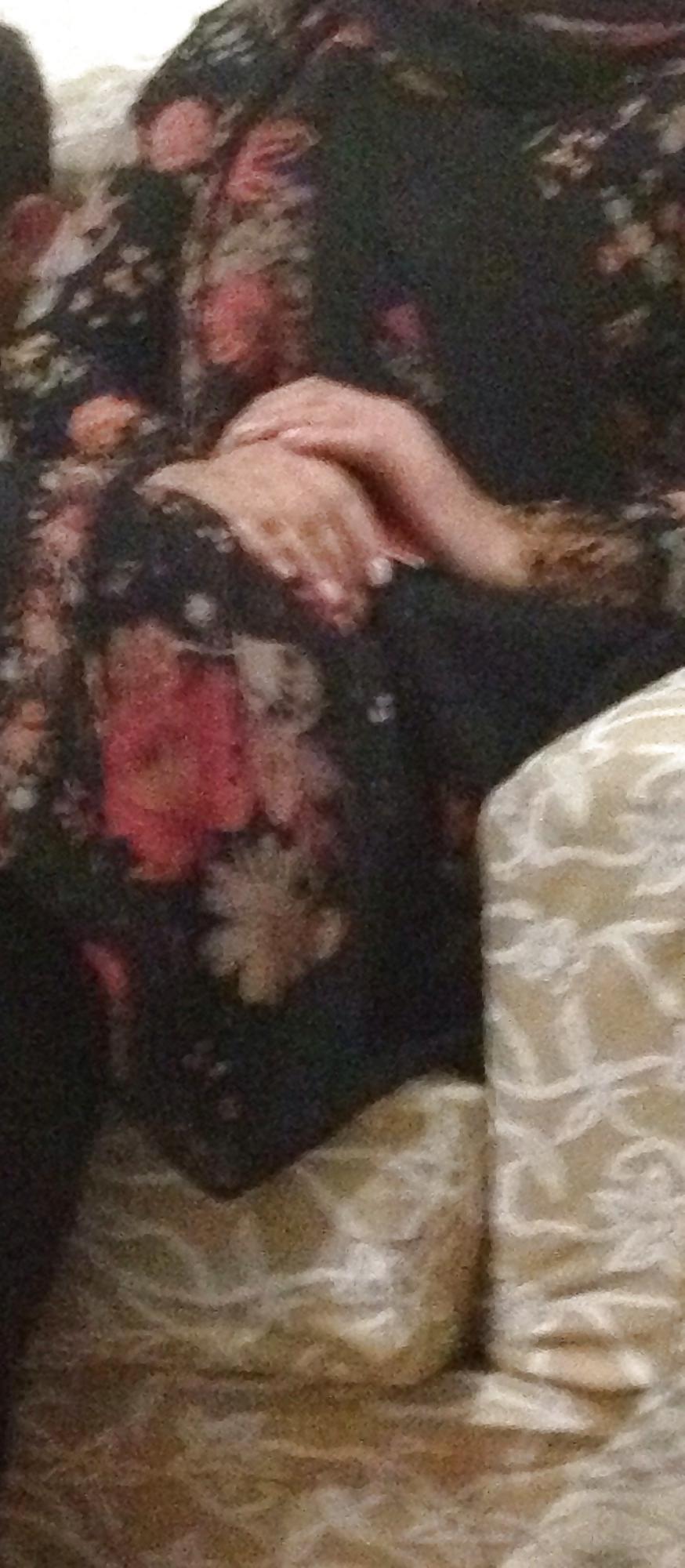 18P Hot Pakistani Mum Big Tits