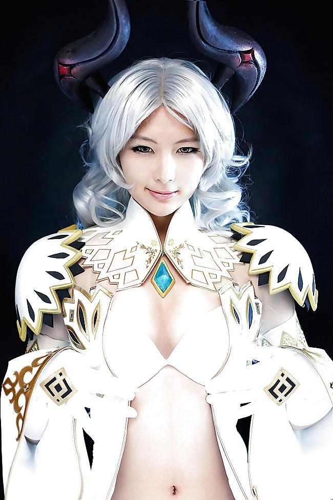 20P Cosplay V