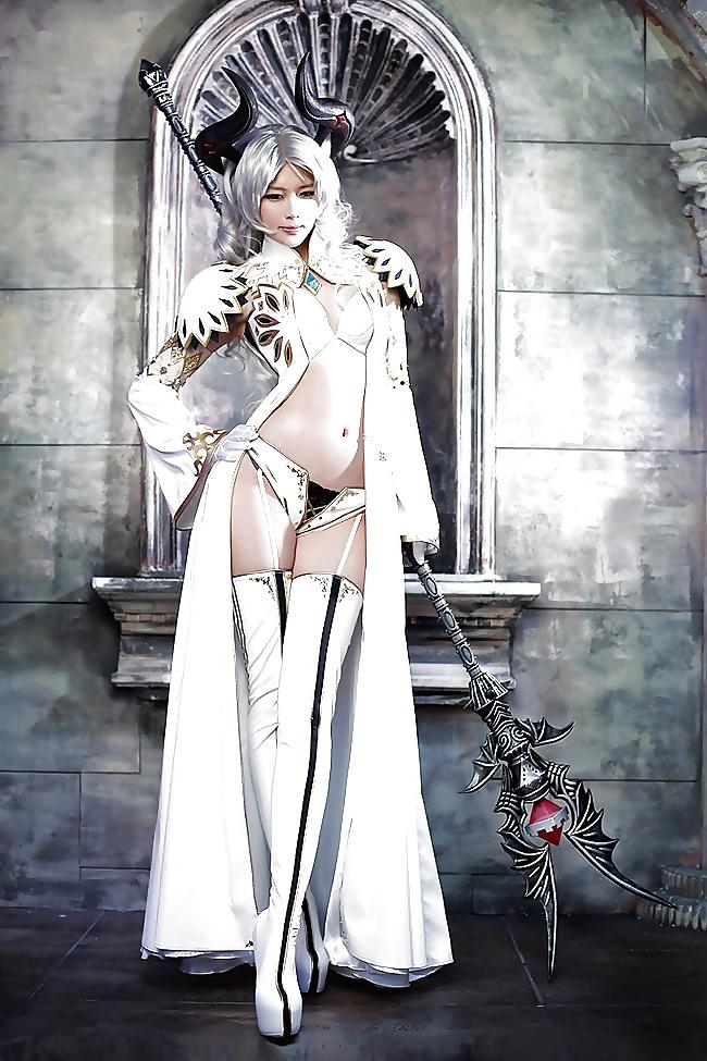 20P Cosplay V