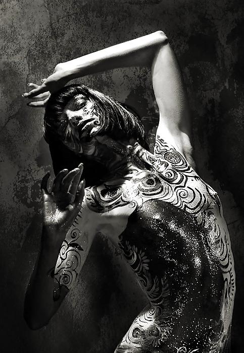 25P BODY PAINTING &LIGHT