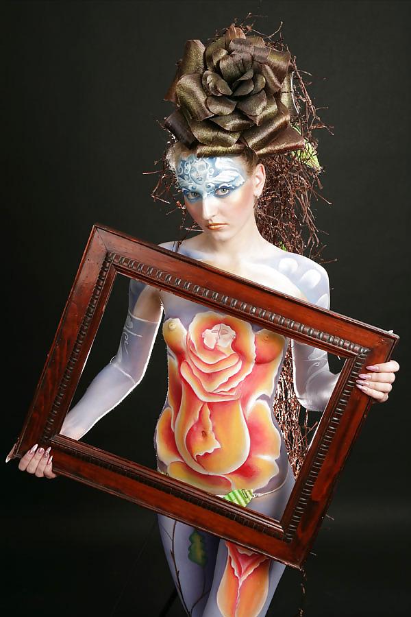 25P BODY PAINTING &LIGHT