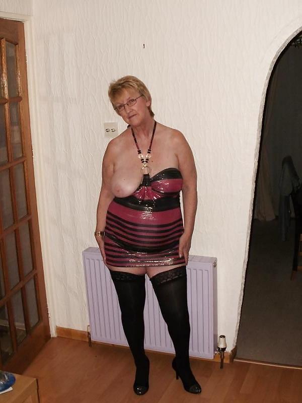23P She Has Only One Breast Out 3