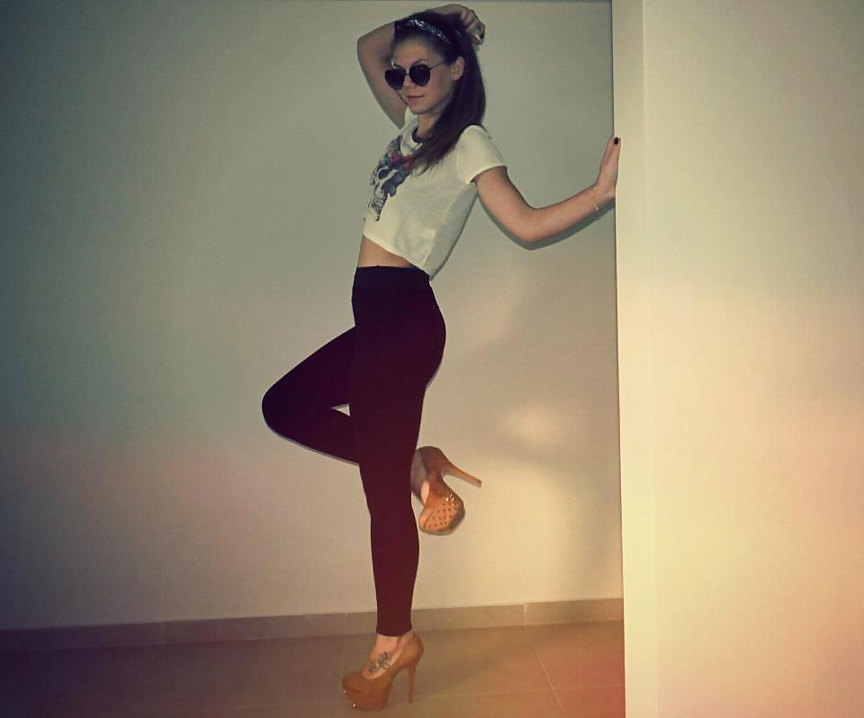16P Sexy Blond Slut - Dirty Comments!