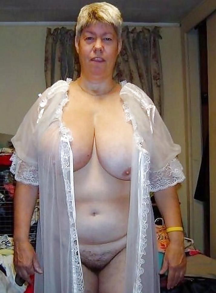 25P She Has Only One Breast Out 6