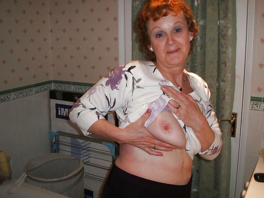 25P She Has Only One Breast Out 6