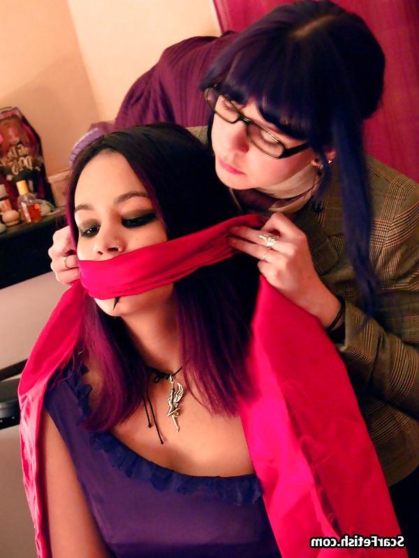 25P Bedroom bondage