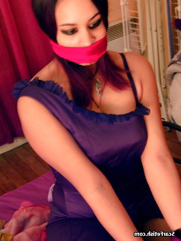 25P Bedroom bondage